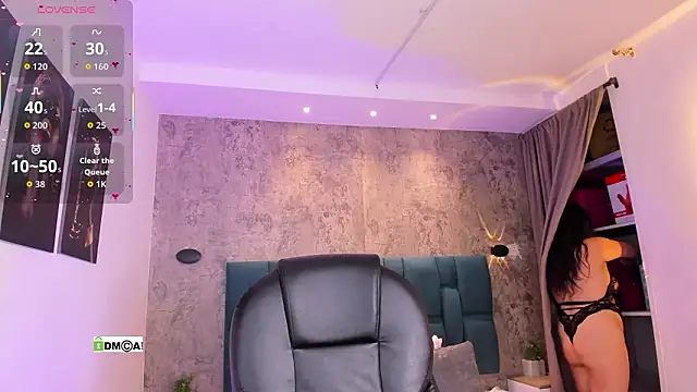 susanasmith18 online show from February 9, 2026, 7:40 pm