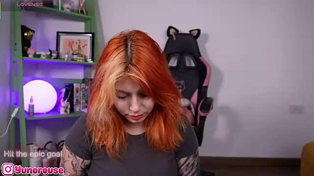 Snapshot of YunoRose_ chatting on October 10, 2025, 4:00 am YunoRose online show from October 10, 2025, 4:00 am