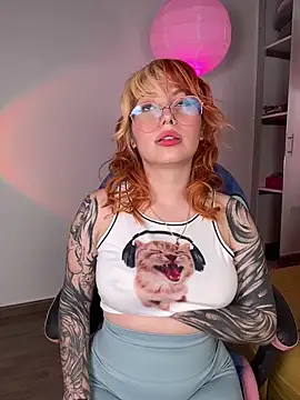 Snapshot of YunoRose_ chatting on October 11, 2025, 3:28 am YunoRose online show from October 11, 2025, 3:28 am