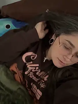 Alix Valentine online show from October 8, 2025, 5:21 pm