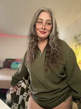 Snapshot of Alix_Valentine chatting on July 21, 2026, 6:32 pm Alix Valentine online show from July 21, 2026, 6:32 pm