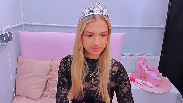 Snapshot of EvetteRose chatting on January 18, 2026, 1:59 pm EvetteRose online show from January 18, 2026, 1:59 pm