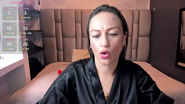 Charlot milf online show from October 1, 2025, 12:00 pm