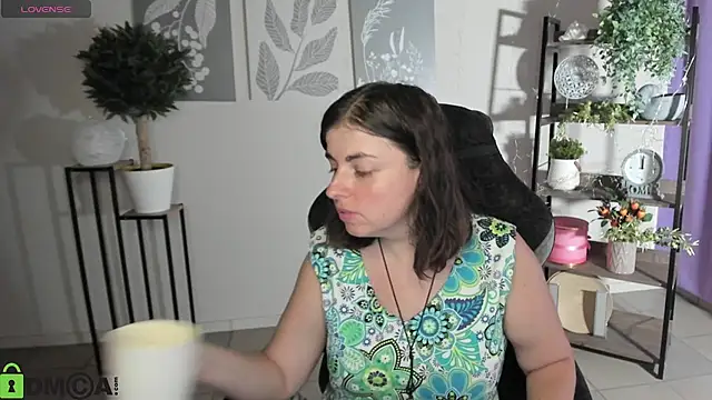 MartaEdams online show from July 10, 2026, 5:23 am