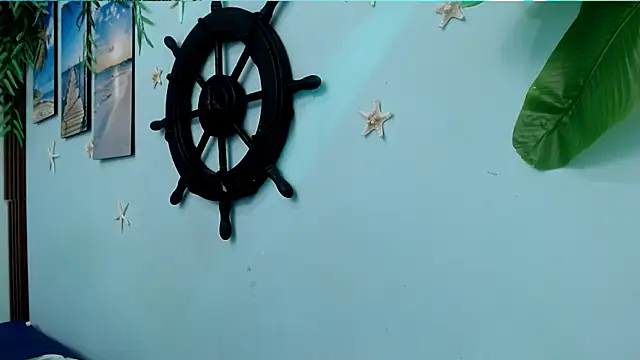 eladyrous98 online show from October 9, 2025, 2:37 pm