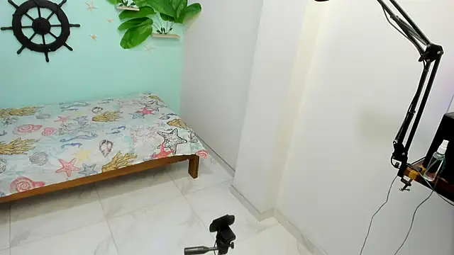 Snapshot of eladyrous98 chatting on February 2, 2026, 1:32 pm eladyrous98 online show from February 2, 2026, 1:32 pm