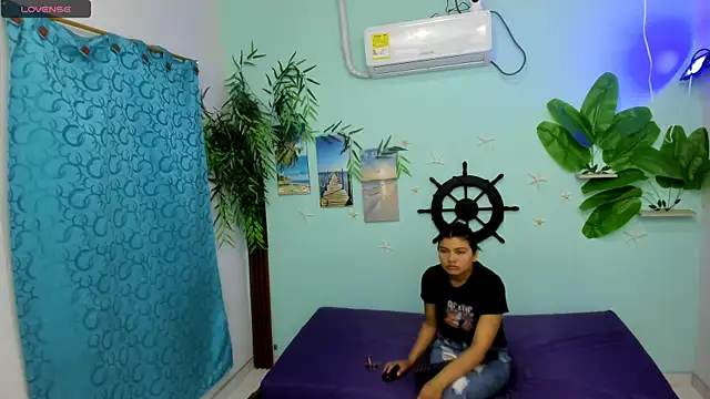 Snapshot of eladyrous98 chatting on February 9, 2026, 1:15 pm eladyrous98 online show from February 9, 2026, 1:15 pm