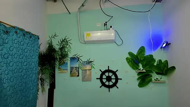 Snapshot of eladyrous98 chatting on February 22, 2026, 2:37 pm eladyrous98 online show from February 22, 2026, 2:37 pm