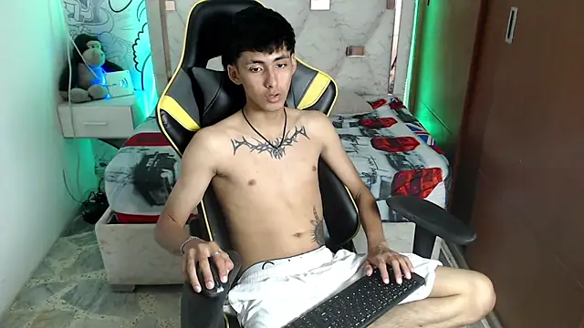 yiisu  online show from September 11, 2025, 6:19 pm