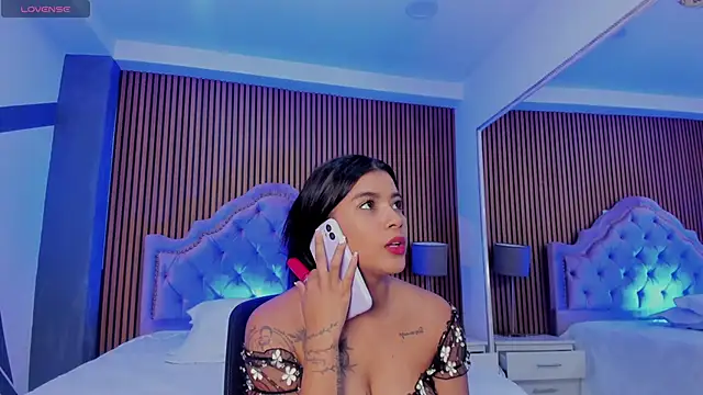 SelenaStonne online show from September 27, 2025, 8:47 pm