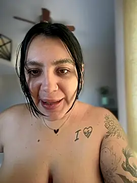 victoria amatista  online show from November 2, 2025, 5:59 pm