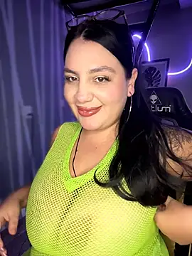 victoria amatista  online show from March 3, 2026, 5:13 am