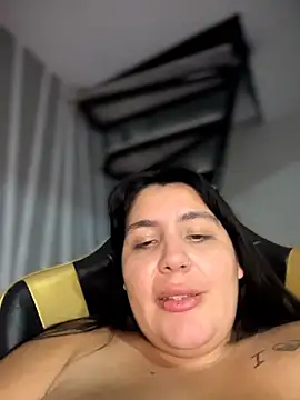 victoria amatista  online show from April 11, 2026, 6:51 am