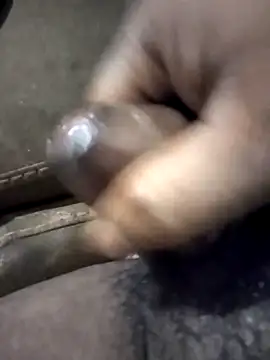 Snapshot of Curvy_Pounder chatting on October 22, 2025, 12:00 am Curvy Pounder online show from October 22, 2025, 12:00 am