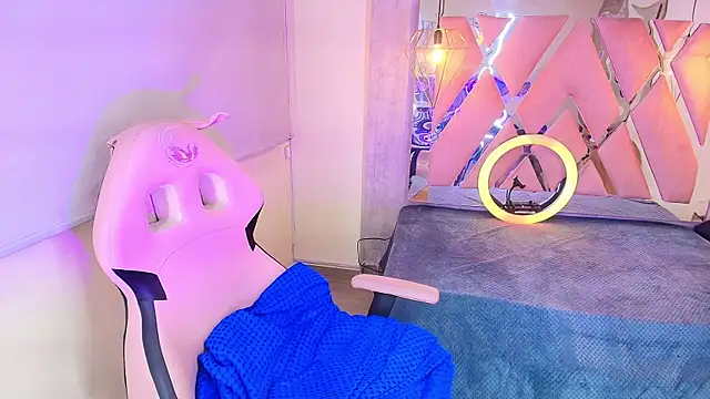 Snapshot of Soleil_66 chatting on October 3, 2025, 4:09 am Soleil 66 online show from October 3, 2025, 4:09 am