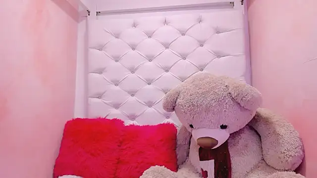 Snapshot of eimy_skinny_ chatting on February 28, 2026, 12:28 pm eimy skinny online show from February 28, 2026, 12:28 pm