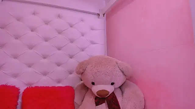 Snapshot of eimy_skinny_ chatting on June 12, 2026, 1:21 pm eimy skinny online show from June 12, 2026, 1:21 pm