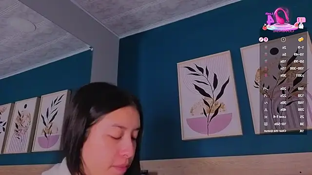 SarahMiler  online show from October 18, 2025, 11:44 am