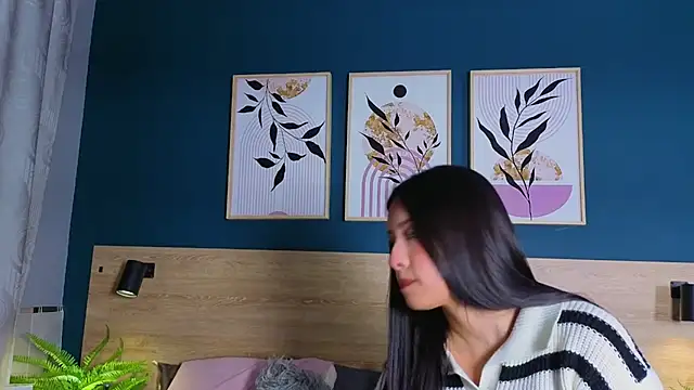 SarahMiler  online show from November 17, 2025, 7:41 pm