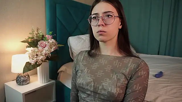 ywixos online show from February 8, 2026, 2:09 pm