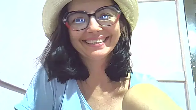 Luana sexy42 online show from May 14, 2026, 7:09 pm