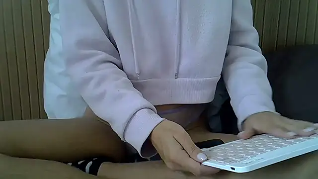 Snapshot of AnaLuxJulia chatting on April 14, 2026, 2:34 pm AnaLuxJulia online show from April 14, 2026, 2:34 pm