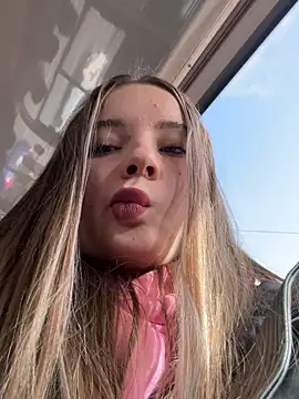 StephanieMur online show from October 5, 2025, 5:17 am