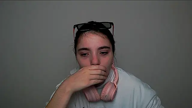 Snapshot of Sun_Shine__ chatting on October 29, 2025, 11:28 pm Sun Shine online show from October 29, 2025, 11:28 pm