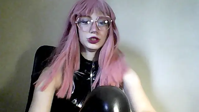 Snapshot of IkyVic chatting on January 17, 2026, 5:38 pm IkyVic online show from January 17, 2026, 5:38 pm