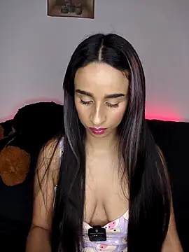 Snapshot of issis22 chatting on September 13, 2025, 3:17 am issis22 online show from September 13, 2025, 3:17 am