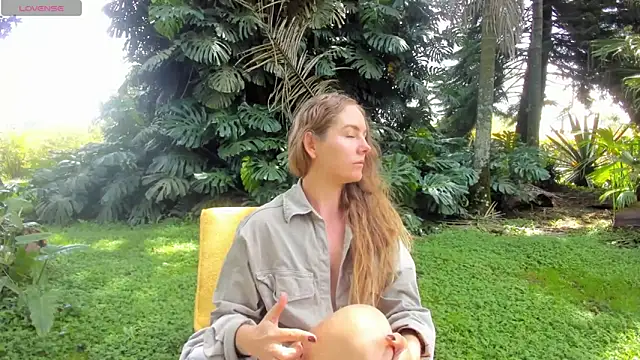 Angiehuston1 online show from April 18, 2026, 4:00 pm