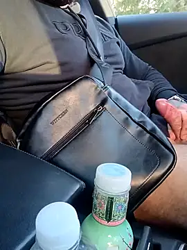 Snapshot of Barber33zk chatting on October 25, 2025, 6:43 am Barber33zk online show from October 25, 2025, 6:43 am