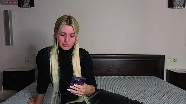 Whiteflower xo online show from November 6, 2025, 5:52 am