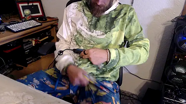 Snapshot of thejuicybacon chatting on October 8, 2025, 5:21 pm thejuicybacon online show from October 8, 2025, 5:21 pm