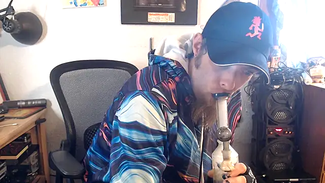 Snapshot of thejuicybacon chatting on October 22, 2025, 5:45 pm thejuicybacon online show from October 22, 2025, 5:45 pm