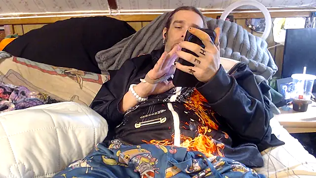 Snapshot of thejuicybacon chatting on October 27, 2025, 3:27 pm thejuicybacon online show from October 27, 2025, 3:27 pm