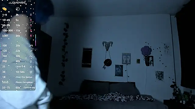 kattusauruss online show from December 17, 2025, 12:16 am