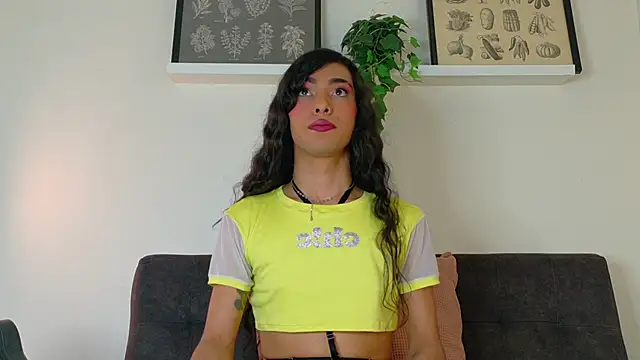 TiffValentinee  online show from February 27, 2026, 7:36 pm