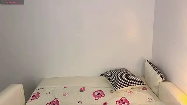 Snapshot of Kittenfishing chatting on September 12, 2025, 3:56 pm Kittenfishing online show from September 12, 2025, 3:56 pm