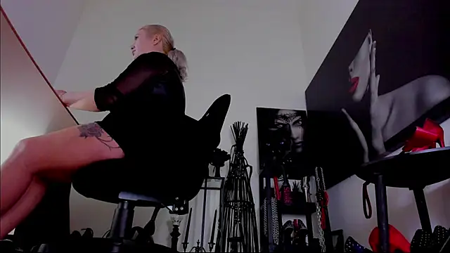 demisweet online show from February 10, 2026, 5:33 am