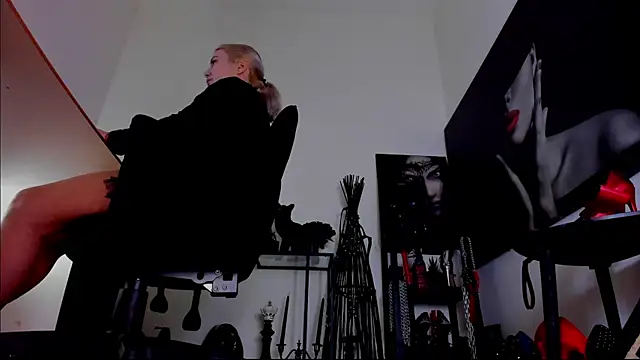 demisweet online show from February 15, 2026, 6:43 am