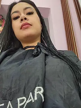 CrisMarulanda online show from November 19, 2025, 4:07 pm