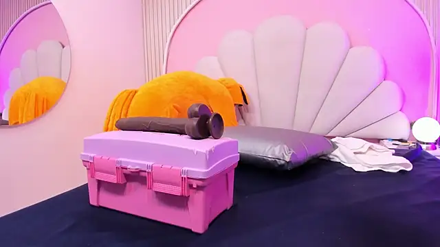 hinata dolly online show from November 8, 2025, 12:16 pm