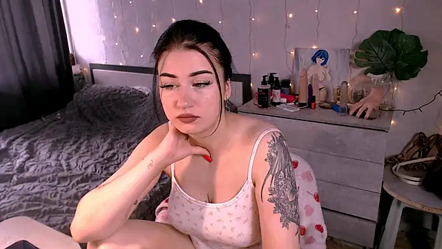 Katie Kiss online show from June 3, 2026, 7:44 am