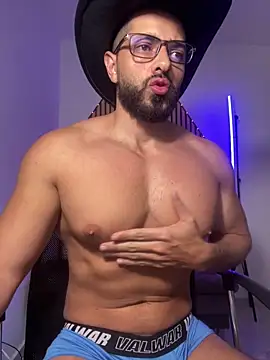 Snapshot of magnumchris chatting on February 2, 2026, 11:36 pm magnumchris online show from February 2, 2026, 11:36 pm