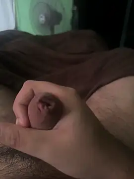 Eduardo 211205 online show from December 4, 2025, 3:21 pm