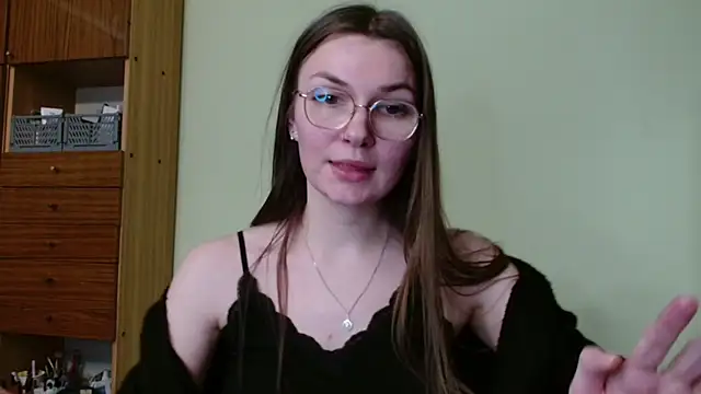 LooveELLYx online show from January 16, 2025, 7:10 pm