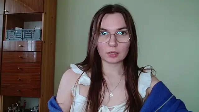 LooveELLYx online show from January 27, 2025, 2:35 pm