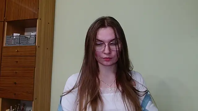 LooveELLYx online show from February 6, 2025, 6:13 pm