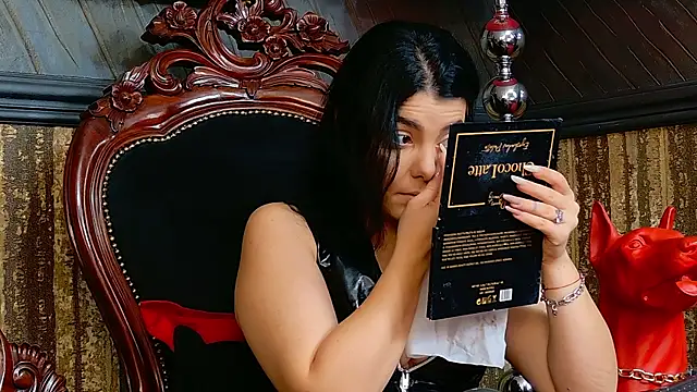 Snapshot of MistressEly chatting on October 24, 2025, 10:44 am MistressEly online show from October 24, 2025, 10:44 am